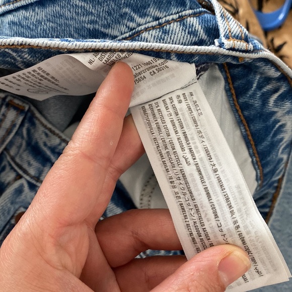 A&F The Loose High Rise Jeans. 29/8L - Picture 7 of 8